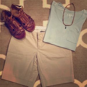 Gap Long Khaki Short